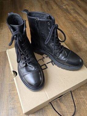 ALDO Reilly Black Leather Combat Boots Lug Sole Size 8.5